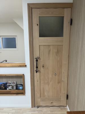 リビング扉